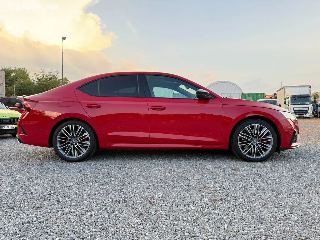 Škoda Octavia 2.0TSi RS 180kW DSG CANTON - fotka 4