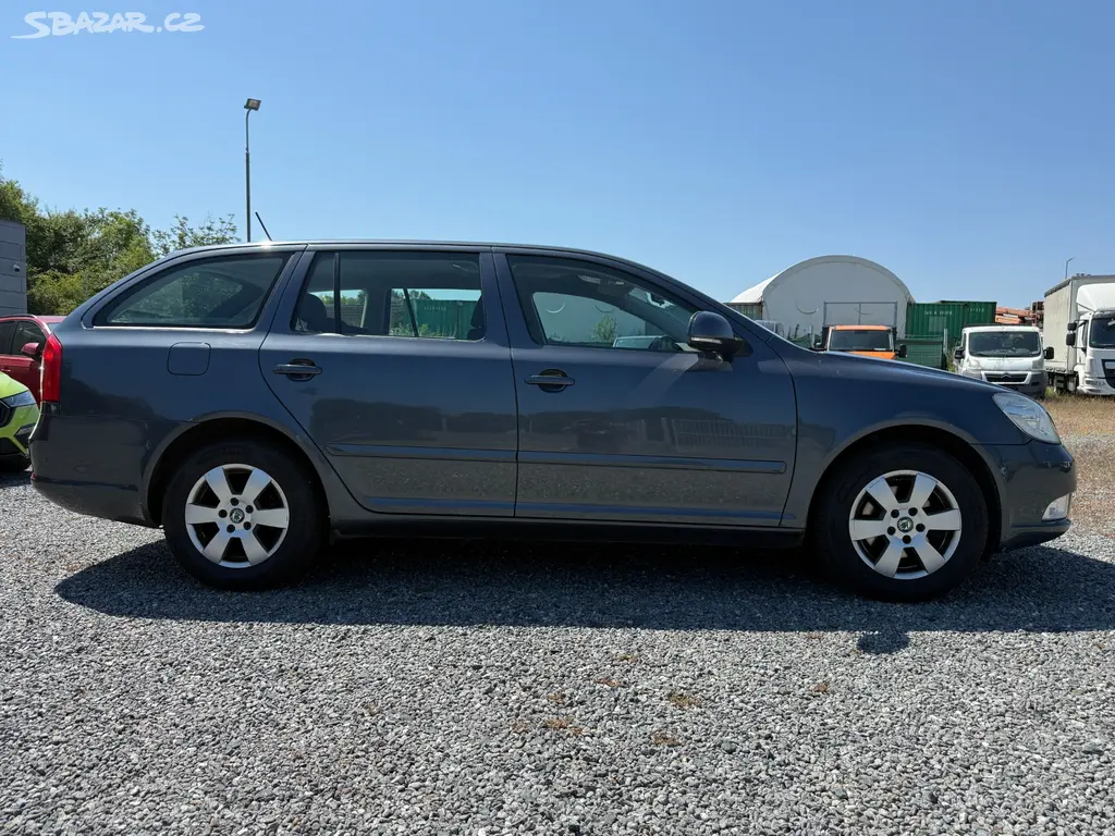 Škoda Octavia 1.6TDi Elegance 77kW 2011 ČR - fotka 3