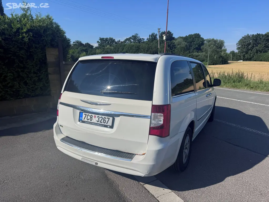 Chrysler Town Country 3,6 RT El dveře DO 2011 DPH - fotka 5