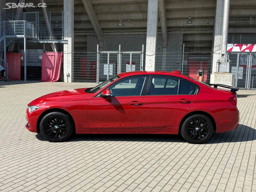BMW Řada 3, 318i, 100kw Původ ČR Automat - fotka 2