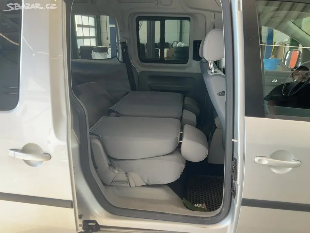 Volkswagen Caddy, CADDY MAXI 1.6Mpi 75KW 7-MÍST - fotka 6