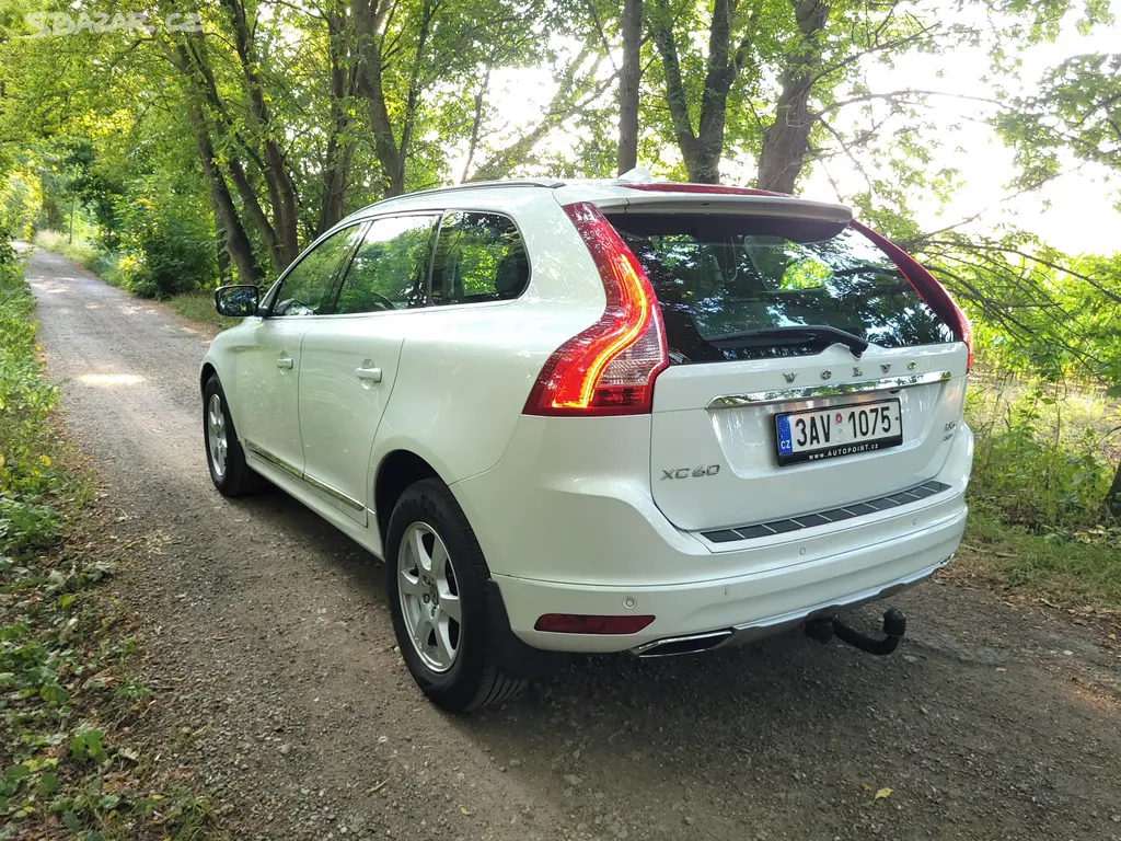 Volvo XC60 rok 2013, 2,4 AWD 158 kW, původ ČR - fotka 3