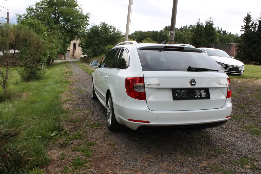Škoda Superb 2.0TDi 4x4 170PS DSG, Elegance - fotka 4