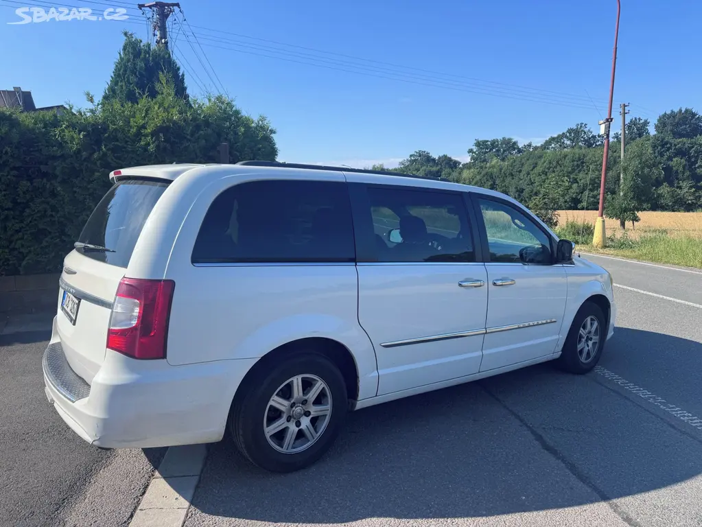 Chrysler Town Country 3,6 RT El dveře DO 2011 DPH - fotka 4