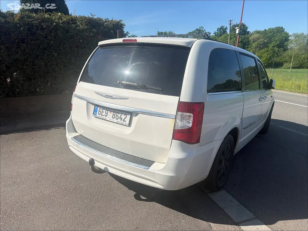 Chrysler Town Country 3,6 RT DVD Kůže 2011 - fotka 4