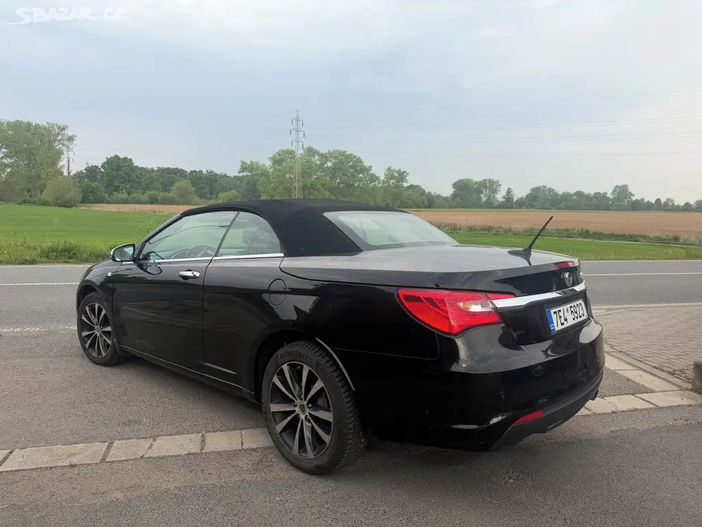 Lancia Flavia 200s Kabriolet 2,4i Limited 2012 - fotka 3