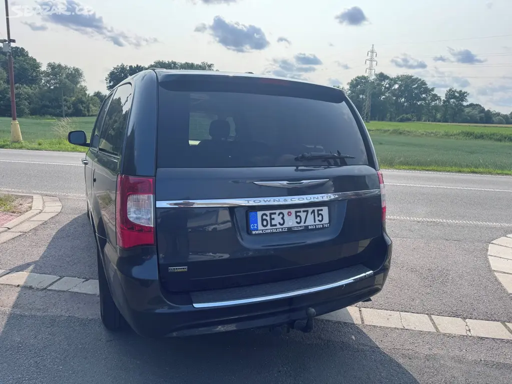 Chrysler Town Country 3,6 RT DVD Stown Kůže 2014 - fotka 5