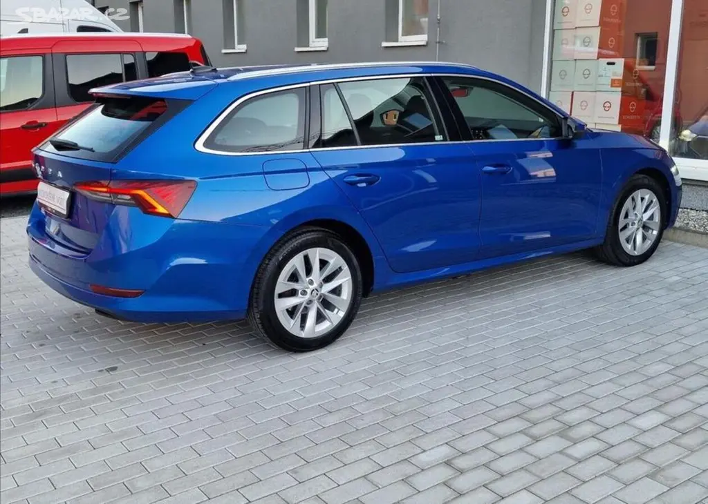 Škoda Octavia, 2.0TDI 110kW DSG Style, 1.Maj - fotka 4