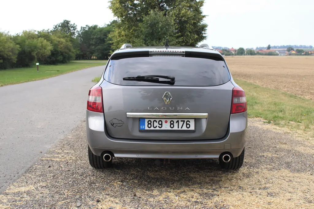 Renault Laguna 2.0 dCi, 127 kW, r.v. 2014, tažné - fotka 4
