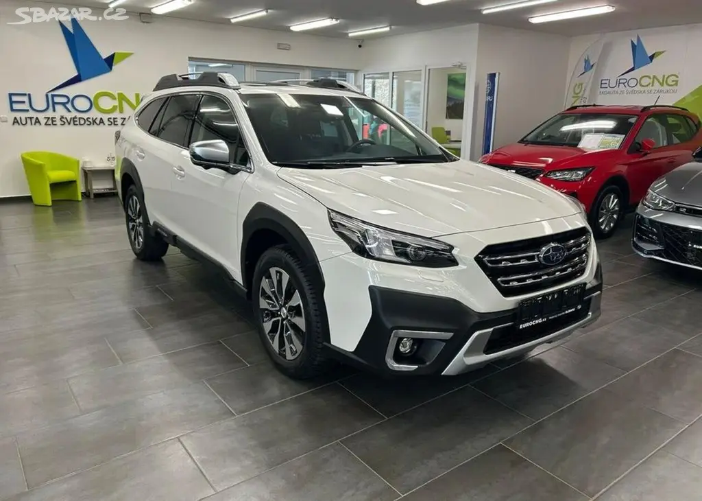 Subaru Outback 2.5 TOURING 2025 skladem | Zár