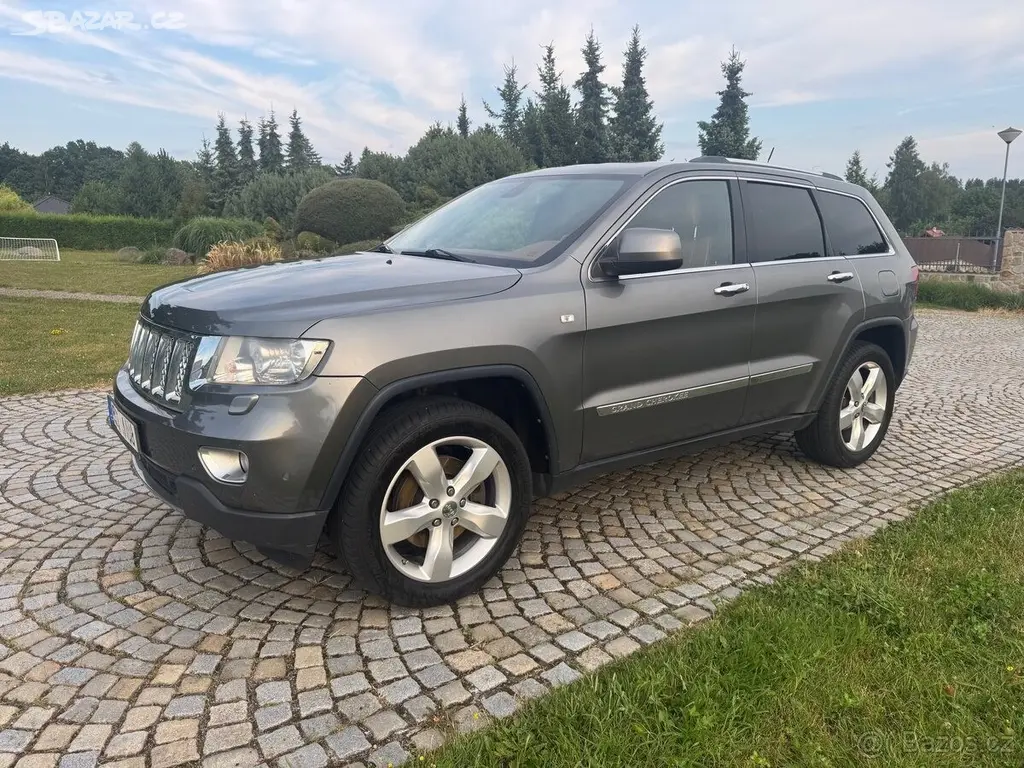 Jeep Grand Cherokee 3,0 Overland SUMMIT CRD 177 - fotka 6