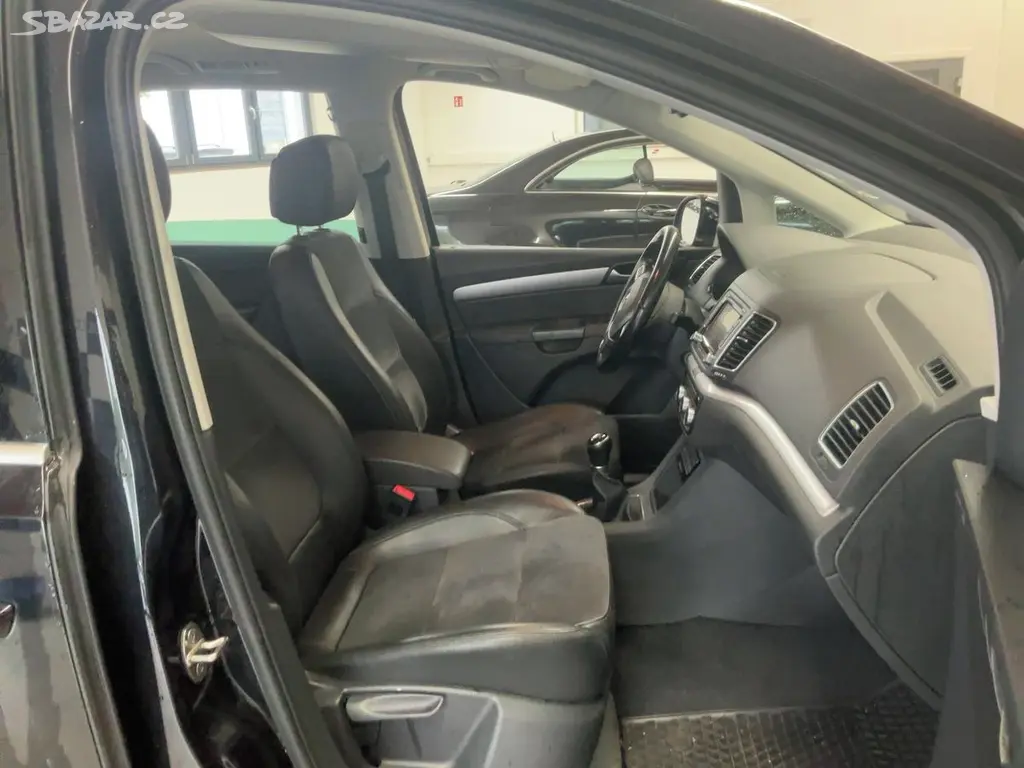 Volkswagen Sharan, 2.0Tdi130KW 7-MÍST HIGH.ALCANT - fotka 2