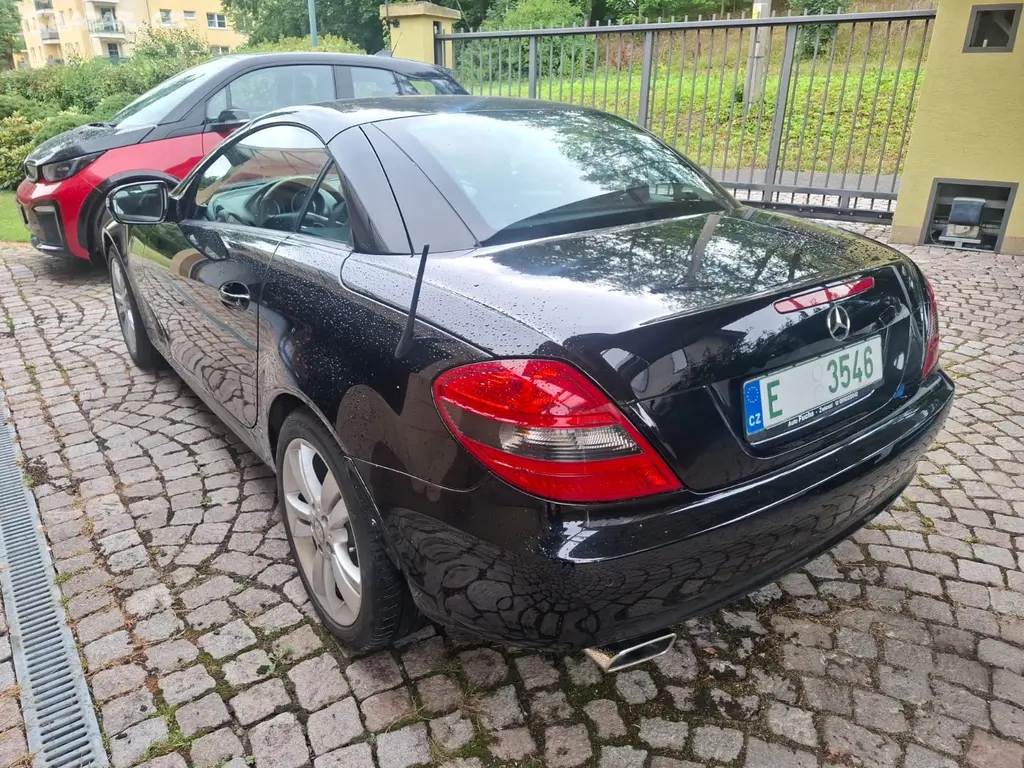 Mercedes Benz SLK 350 224kw - fotka 2