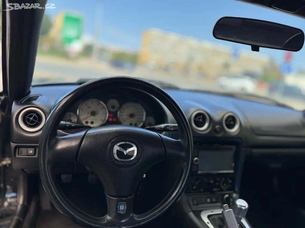 Mazda MX-5 NBFL 1.6 81 kW 2002 - fotka 6