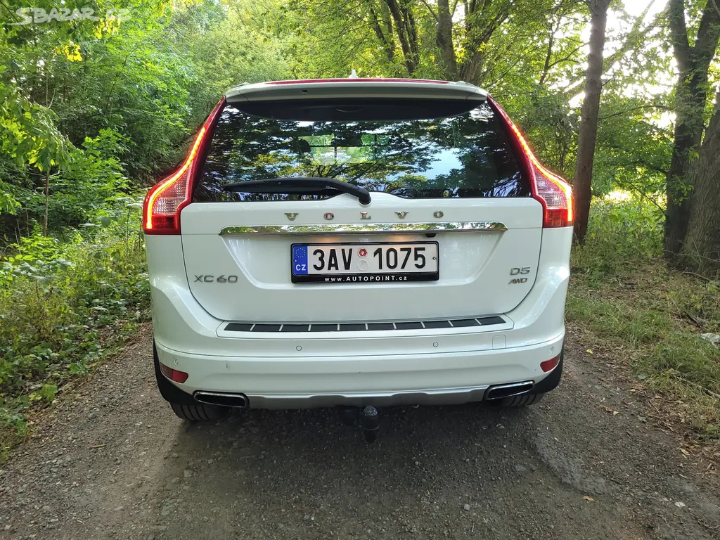 Volvo XC60 rok 2013, 2,4 AWD 158 kW, původ ČR - fotka 4