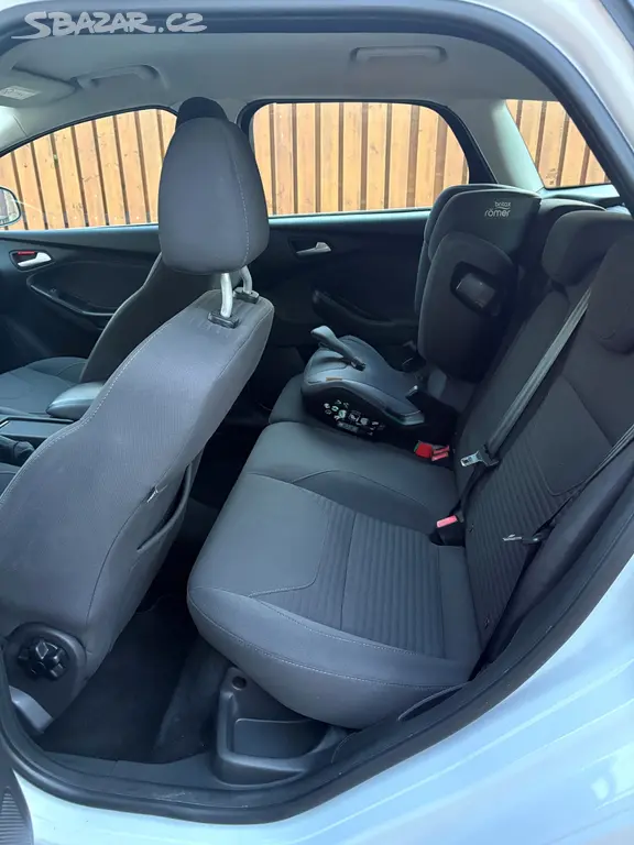 Ford Focus 1,5 Tdci kombi - fotka 6