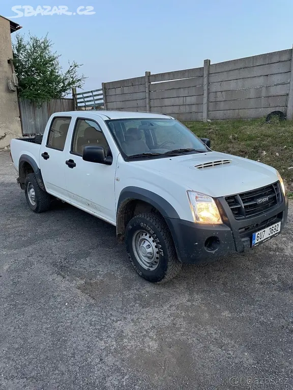 Isuzu D-Max 2,5 D-MAX TD r.v.2011 - fotka 4