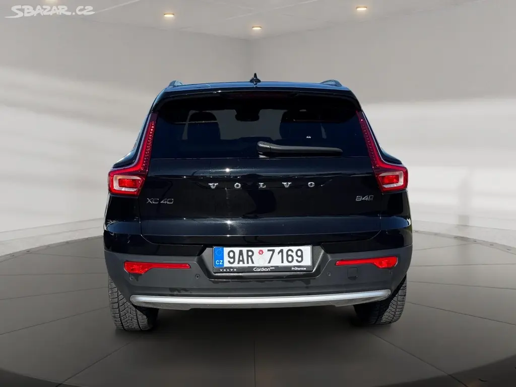 Volvo XC40, ULTIMATE BRIGHT B4 P 145kW AWD - fotka 5