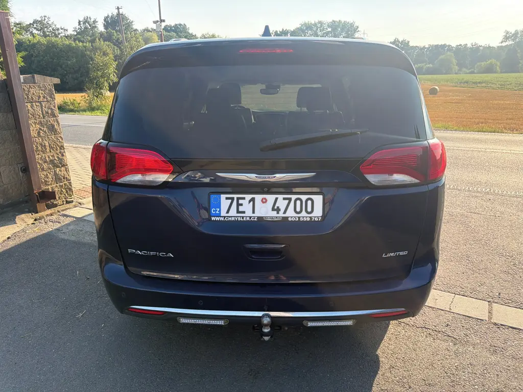 Chrysler Pacifica 3,6 Limited LPG Radar 360 2018 - fotka 5