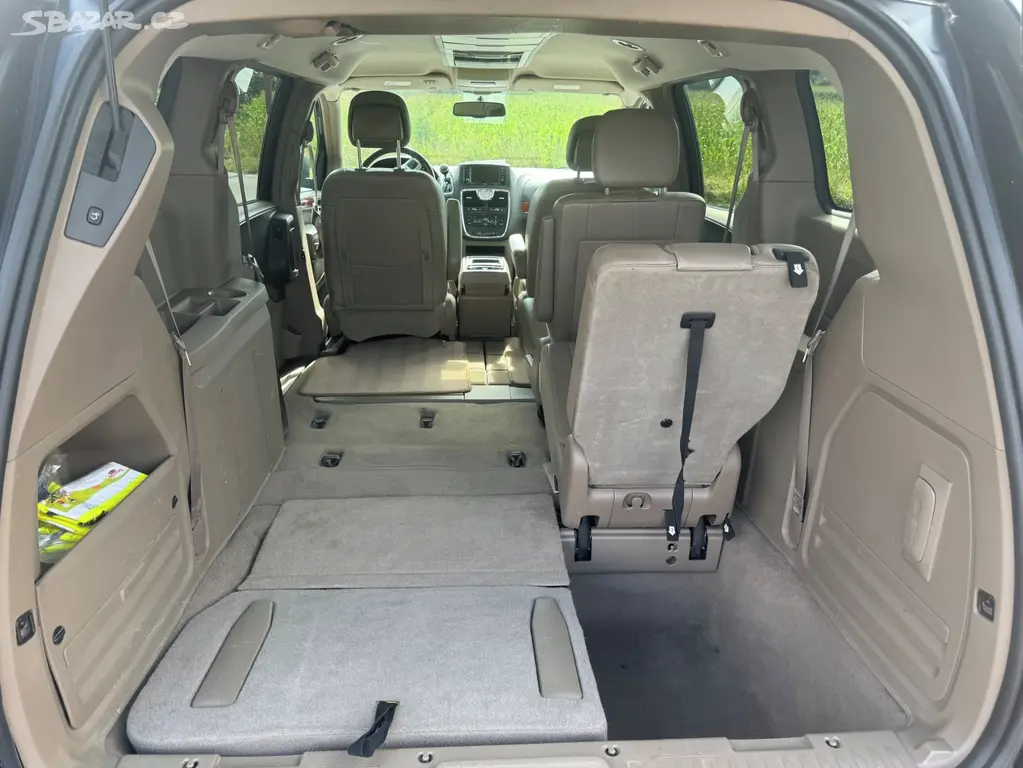 Chrysler Town Country 3.6 RT Stown DVD 2012 - fotka 5