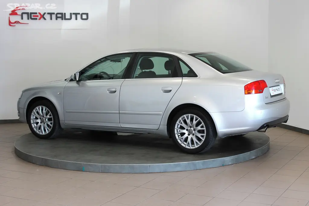 Audi A4, 1.8 TFSI 120kW AUTOMAT S.KNIHA - fotka 3