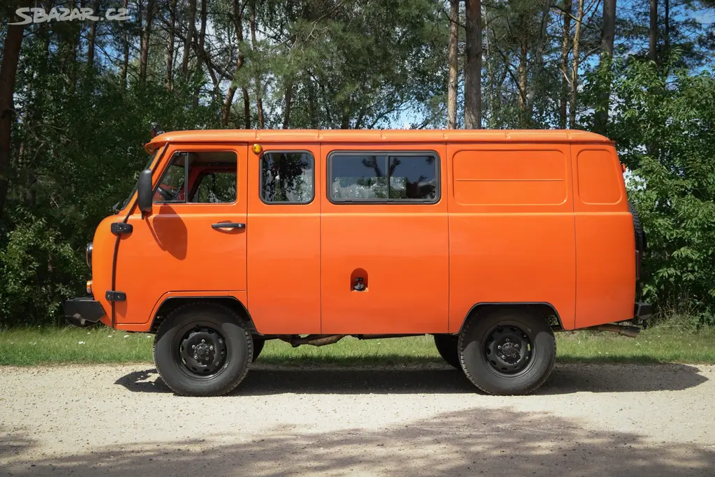 UAZ, 3909 Buchanka - předváděcí - fotka 2