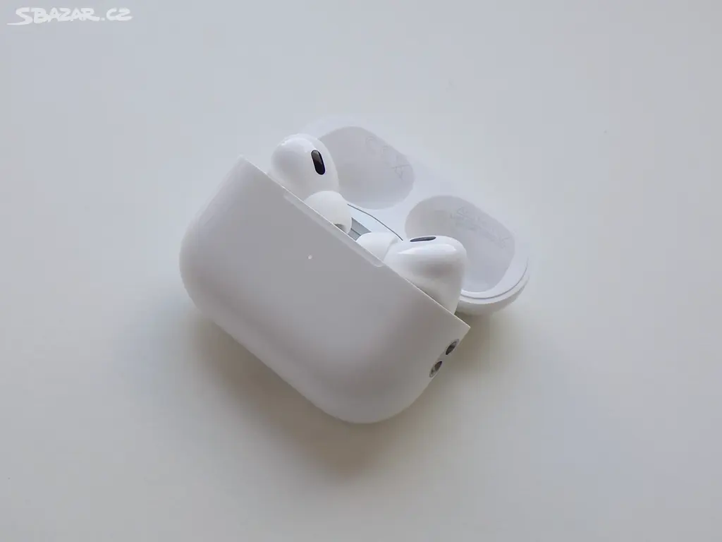 Náhled: Apple AirPods Pro 2. generace s MagSafe pouzdrem