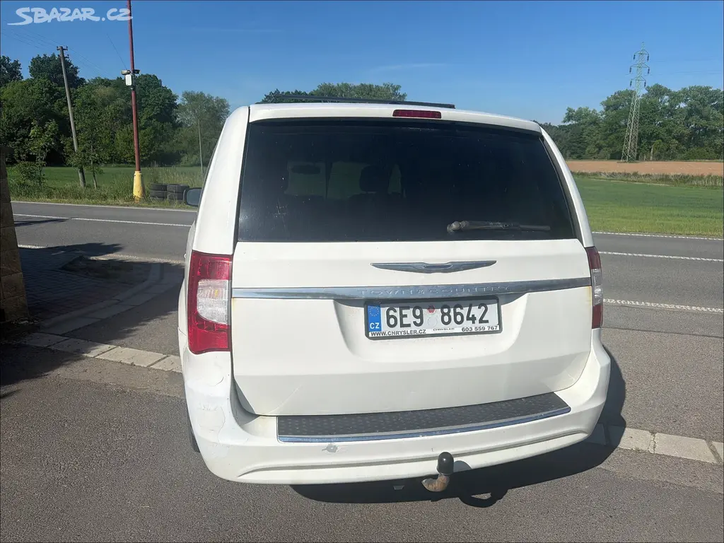 Chrysler Town Country 3,6 RT DVD Kůže 2011 - fotka 5