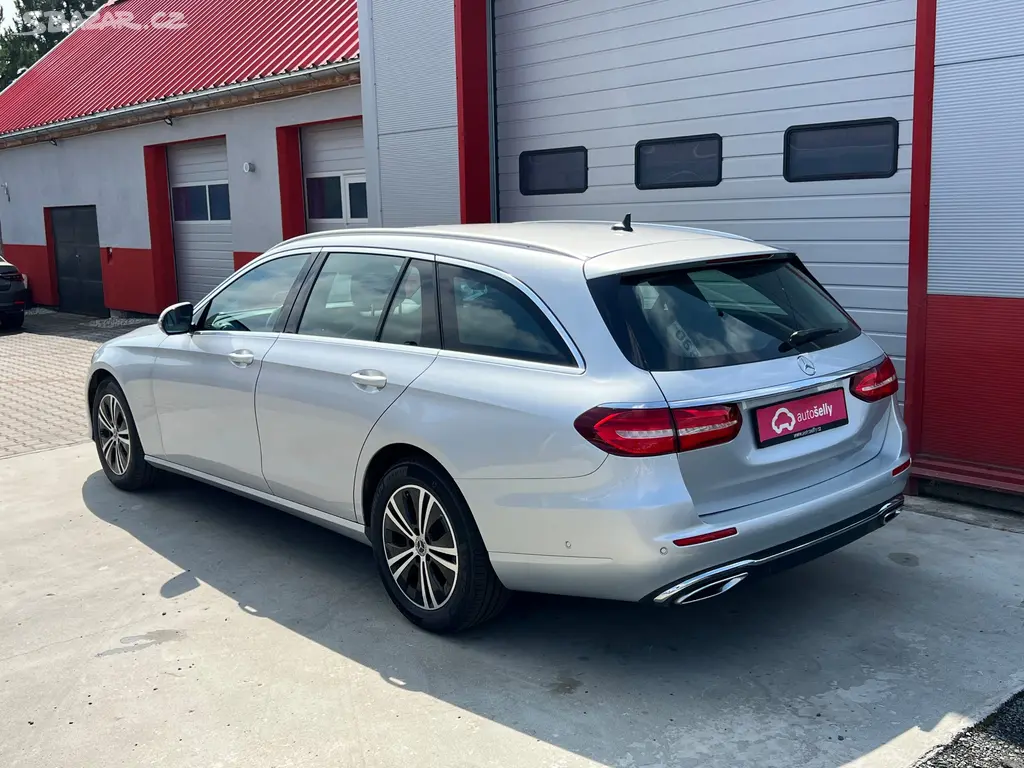 Mercedes-Benz E 220 d 9G-Tronic, DPH, 2020 - fotka 3