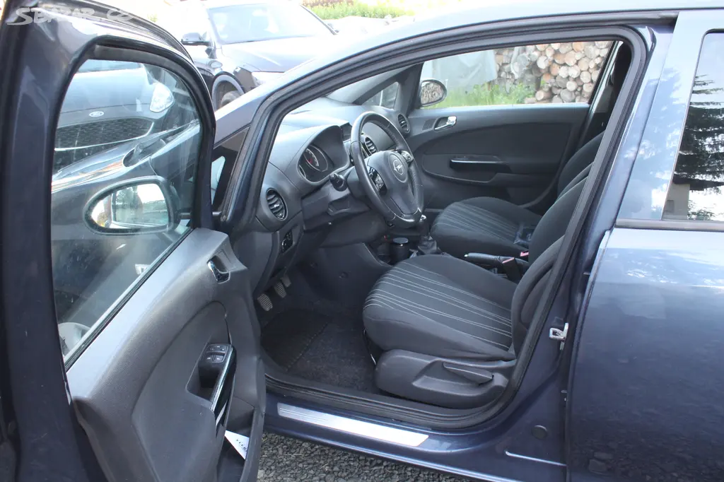 Opel Corsa 1,2i Klimatizace, Servisní kniha - fotka 5
