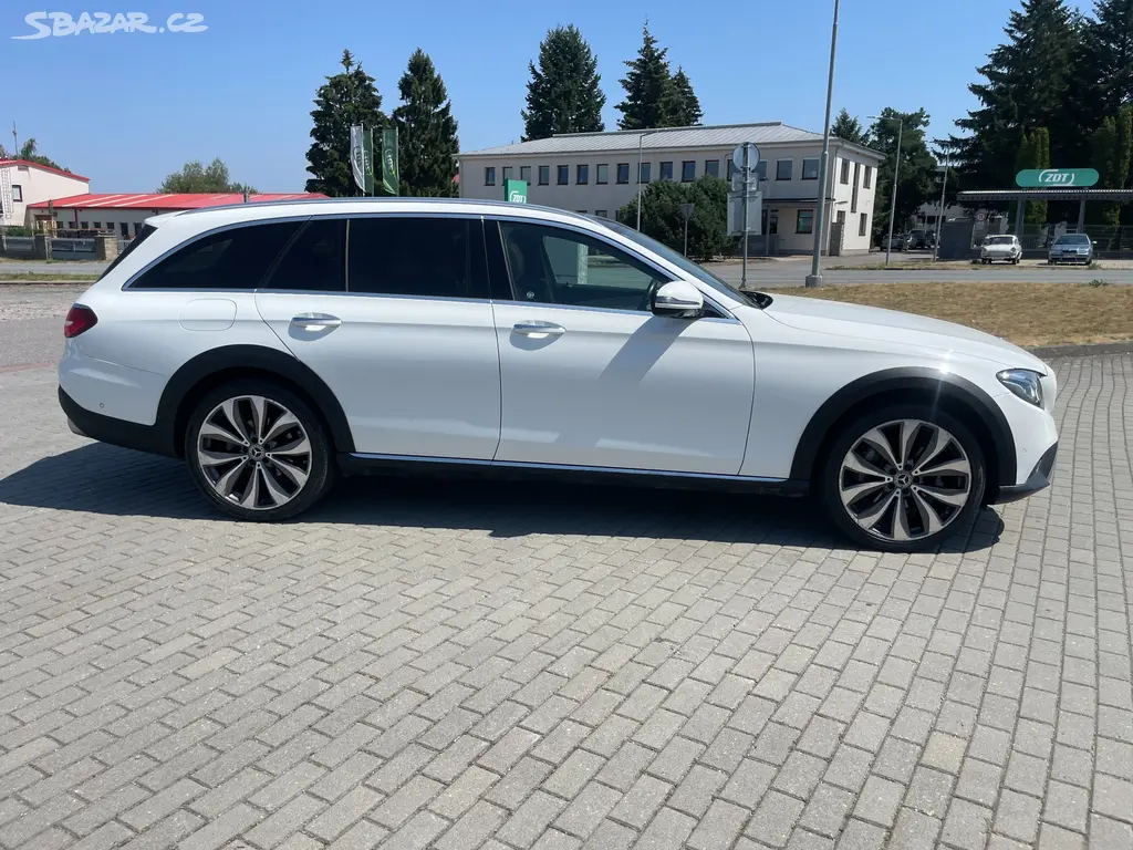 MERCEDES E220 143KW ALLTERREIN LED TAŽNÉ 2017 DPH - fotka 5