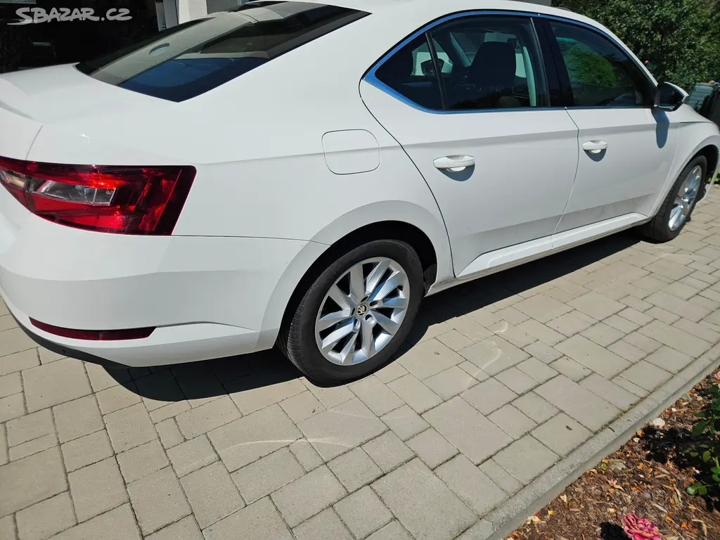 Prodám Škoda Superb - fotka 3