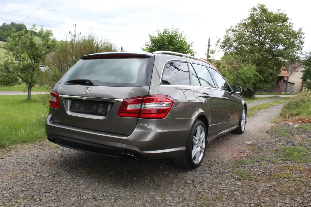 Mercedes-Benz Třídy 3.0 CDi E 350,195kw, Automat - fotka 3