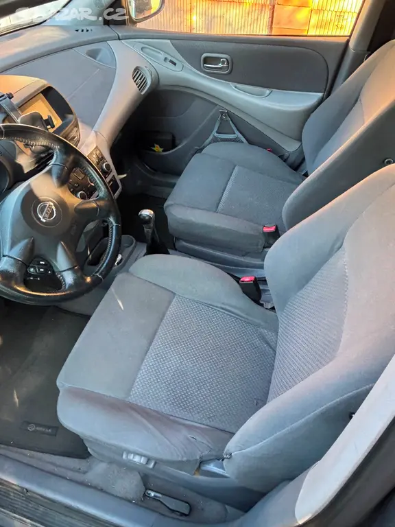 Nissan Almera Tino 1.8 85kW benzin - fotka 3