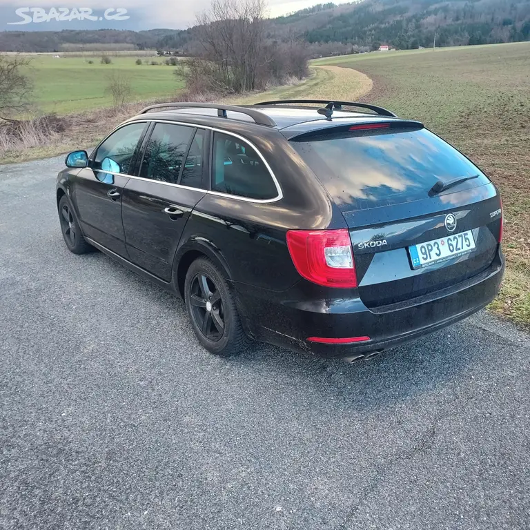 Prodám Škodu Superb Combi Facelift rok výroby 2013 - fotka 5