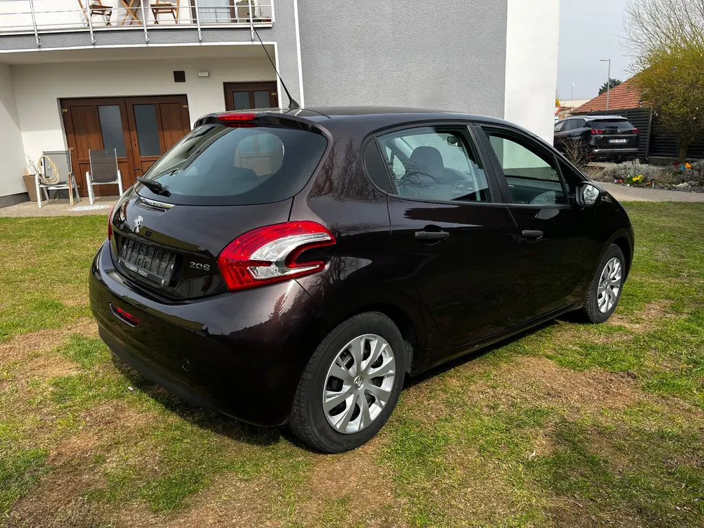 Peugeot 208 1.2i 60Kw r.v2013 nové v ČR - fotka 5