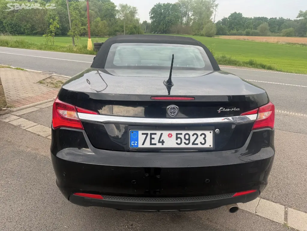 Lancia Flavia 200s Kabriolet 2,4i Limited 2012 - fotka 5