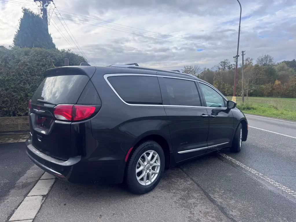 Chrysler Pacifica 3,6 Pentastar RU Kůže 2020 DPH - fotka 4
