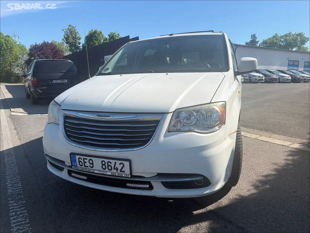 Chrysler Town Country 3,6 RT DVD Kůže 2011 - fotka 6