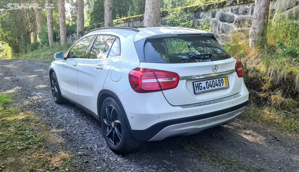 Mercedes-Benz GLA 220d 4Matic. Model 2016 = 130kW - fotka 4