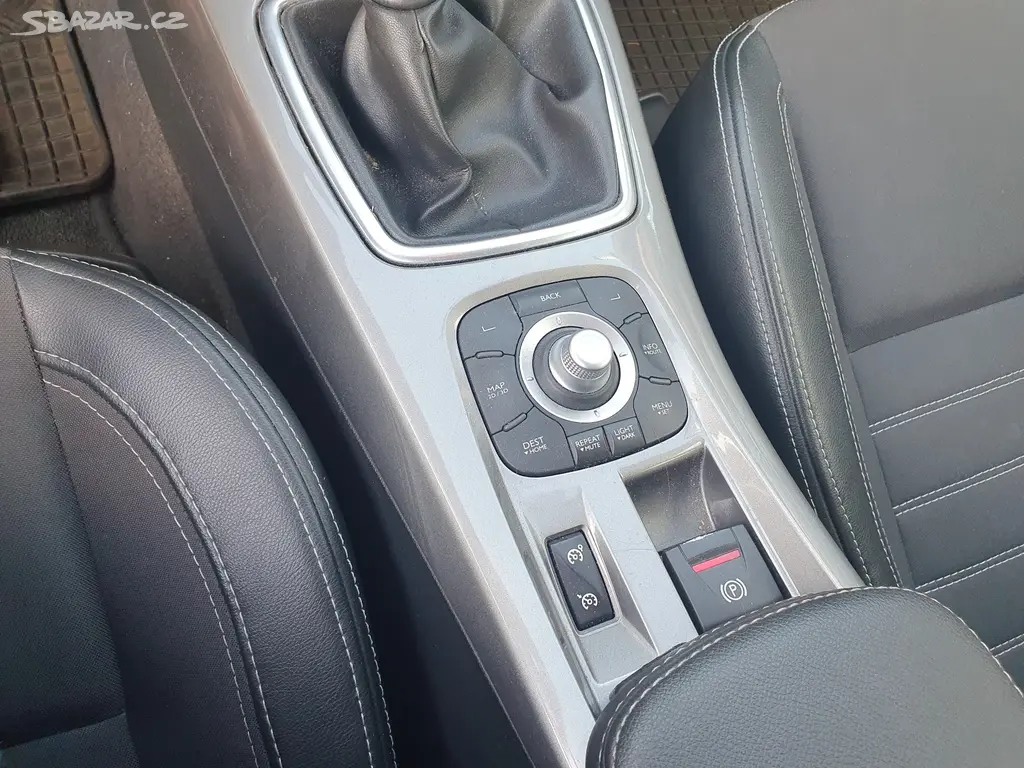 Renault Laguna III 4control 2.0dci 131kW - fotka 5