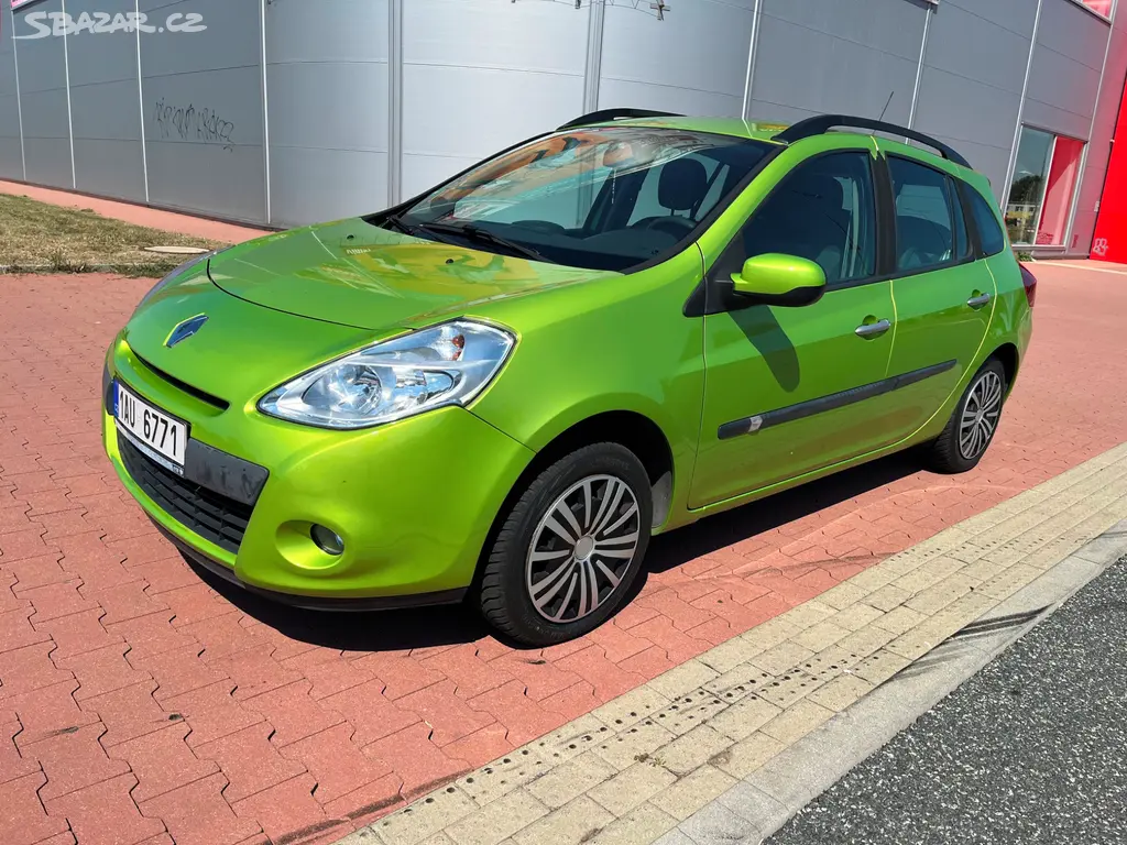 Renault Clio 1.2i 92100 km ČR