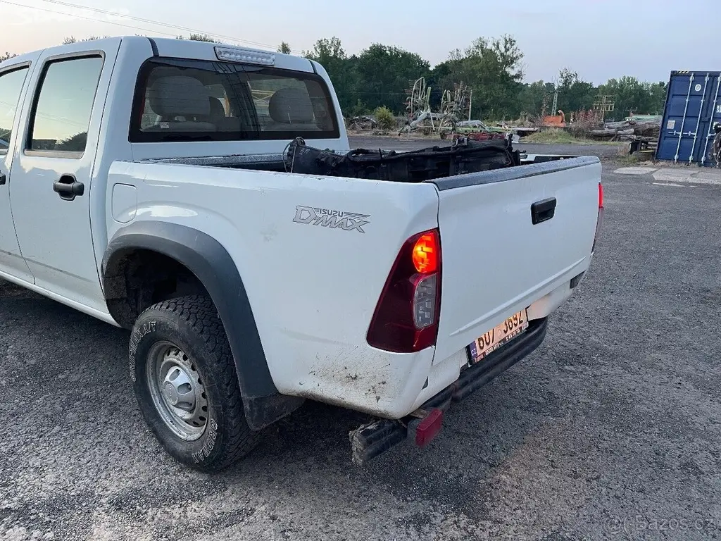 Isuzu D-Max 2,5 D-MAX TD r.v.2011 - fotka 2