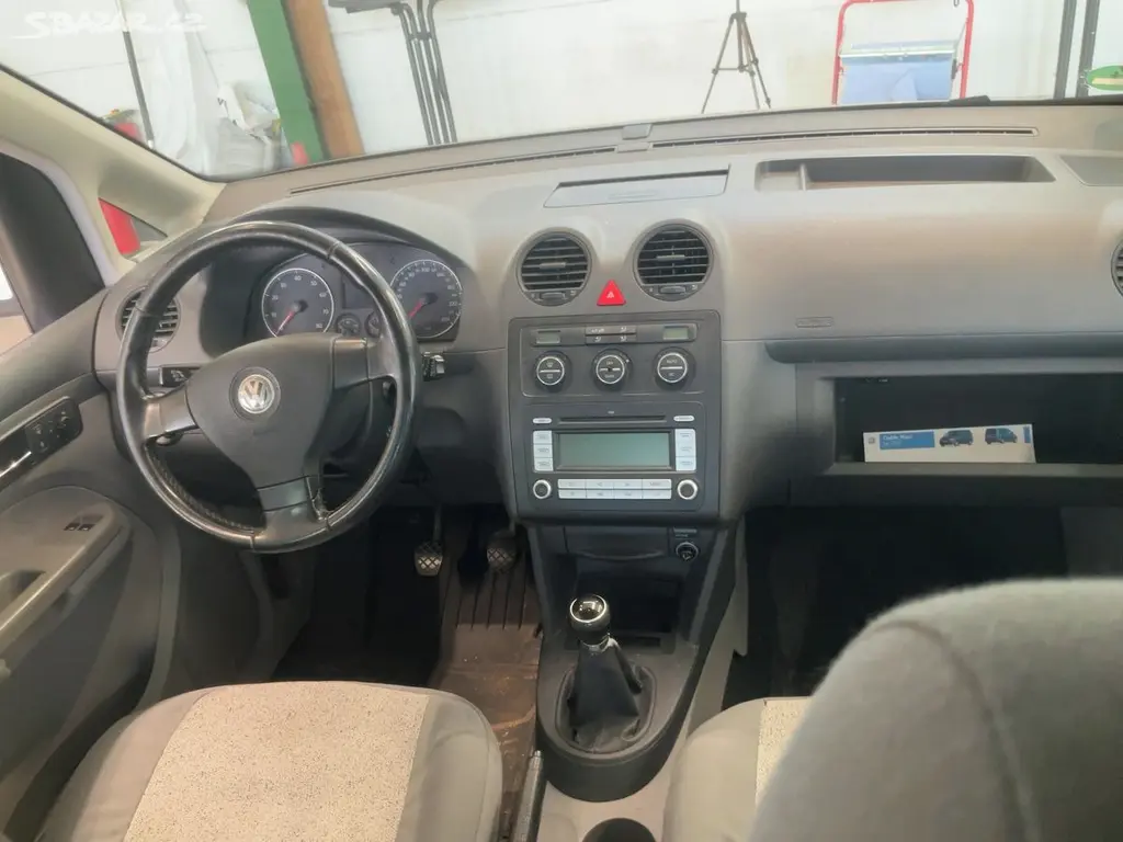 Volkswagen Caddy, CADDY MAXI 1.6Mpi 75KW 7-MÍST - fotka 3