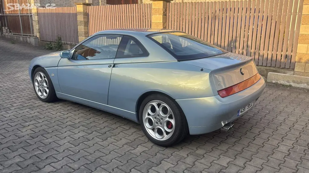 Alfa Romeo GTV 3.0 V6 24V - fotka 2