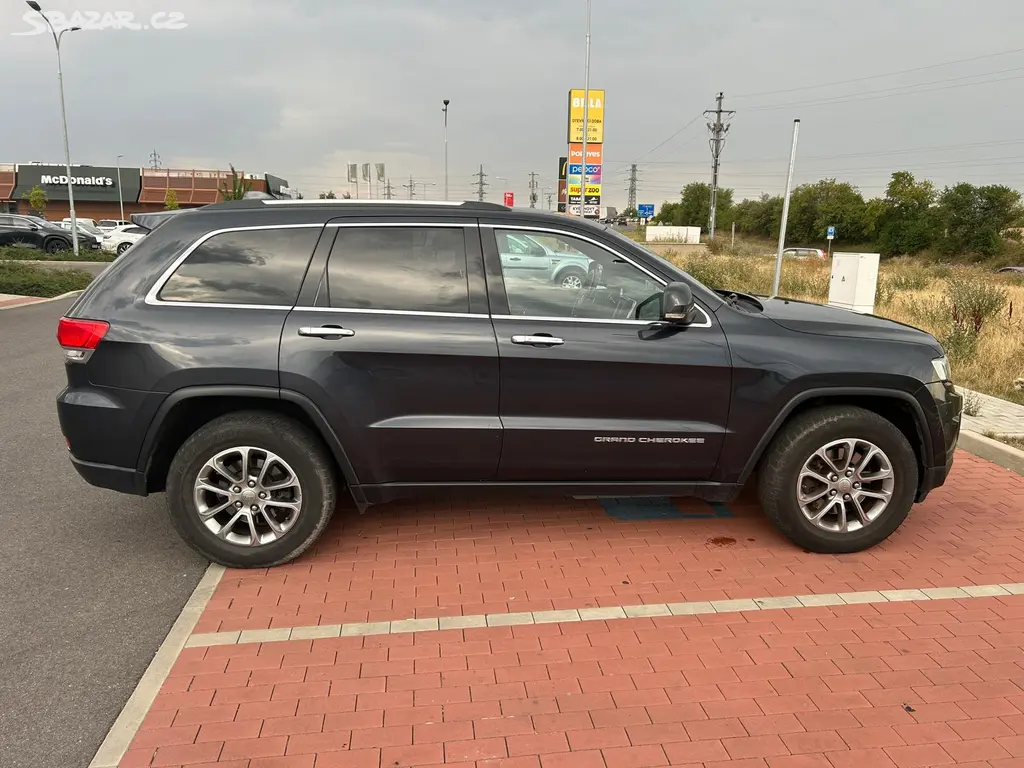 JEEP GRAND CHEROKEE - fotka 2
