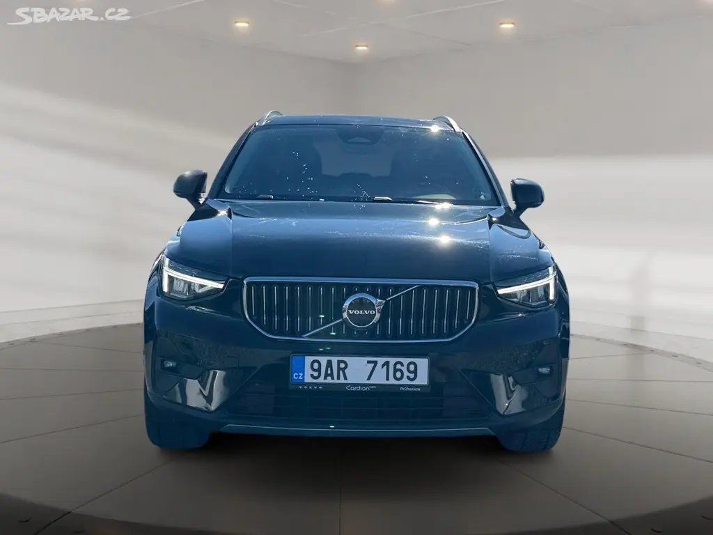 Volvo XC40, ULTIMATE BRIGHT B4 P 145kW AWD - fotka 2