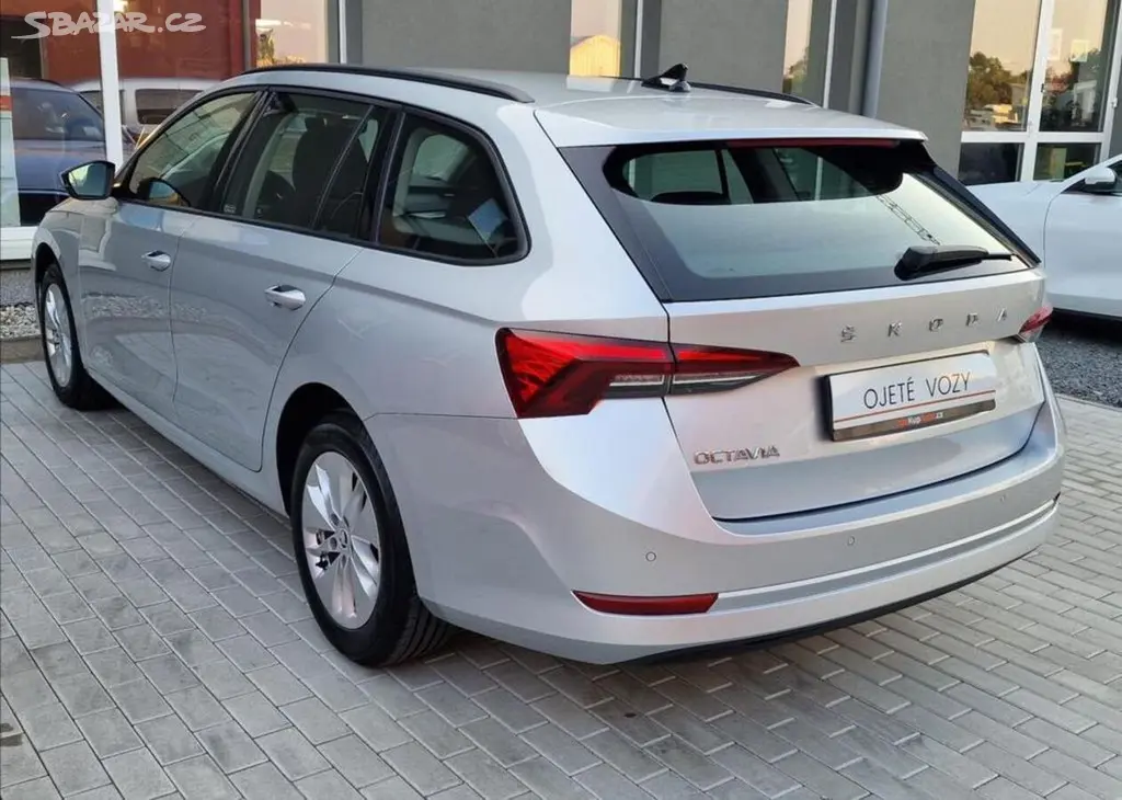 Škoda Octavia, 2.0TDI Combi, původ ČR,1.Maj. - fotka 3