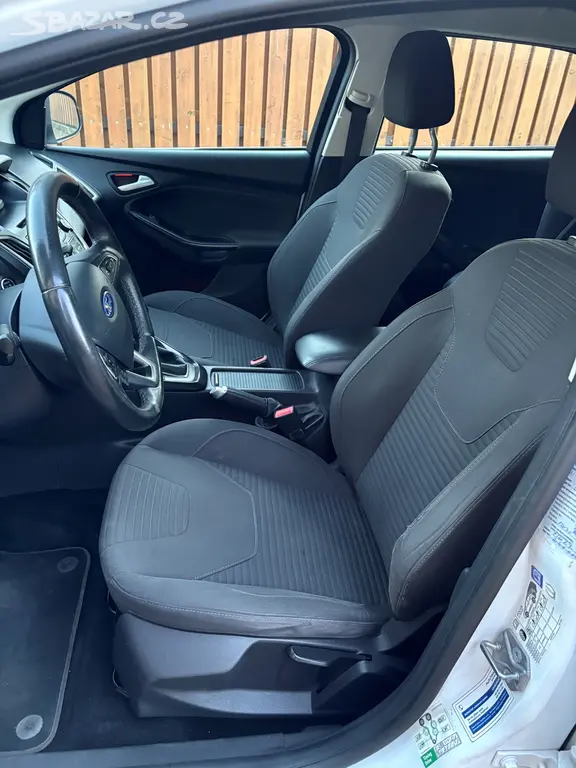 Ford Focus 1,5 Tdci kombi - fotka 5