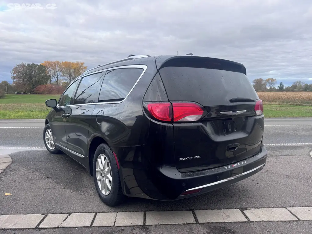 Chrysler Pacifica 3,6 Pentastar RU Kůže 2020 DPH - fotka 3